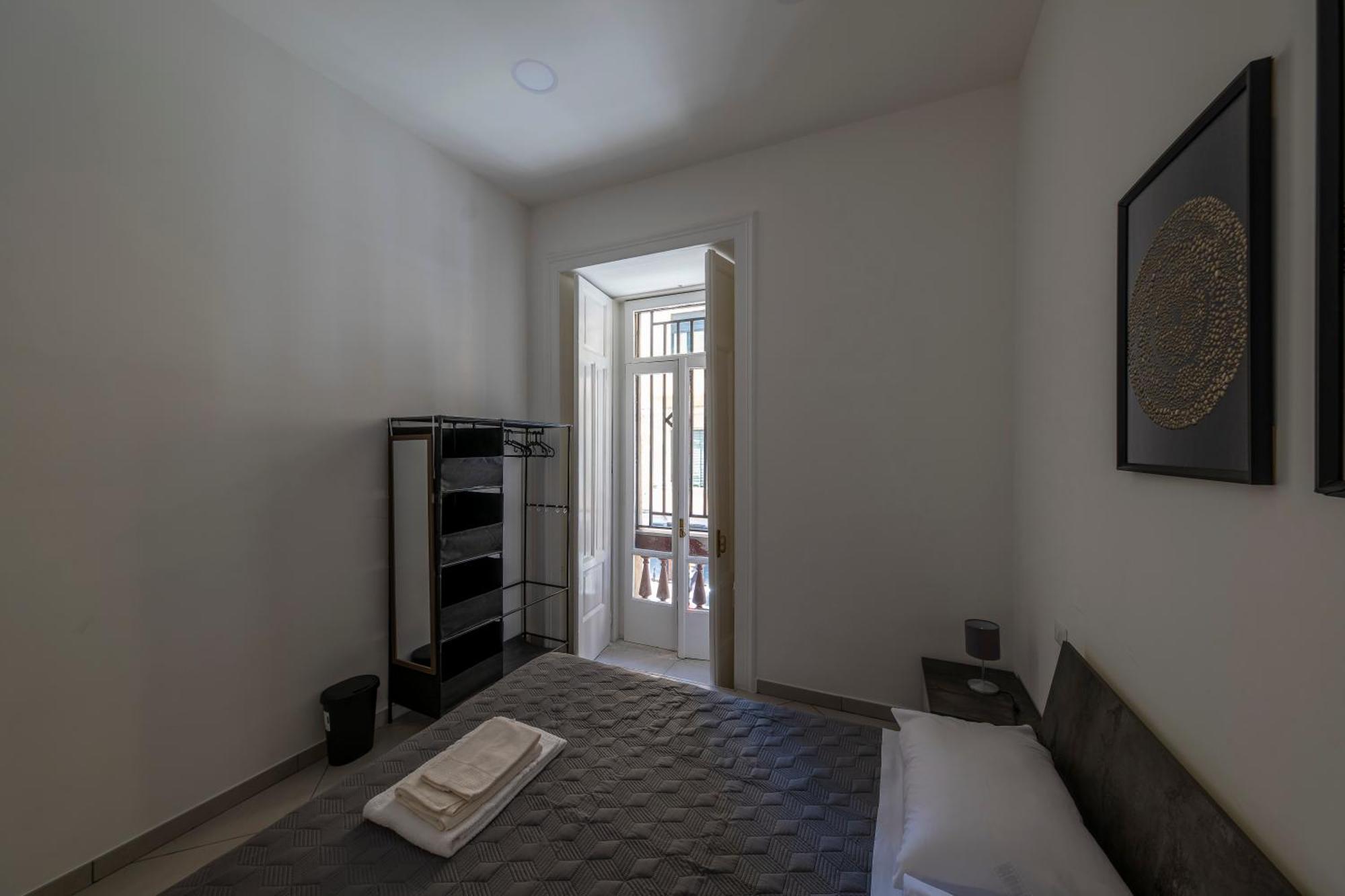 Casa Vacanze Nemesi Tyche Salerno Buitenkant foto